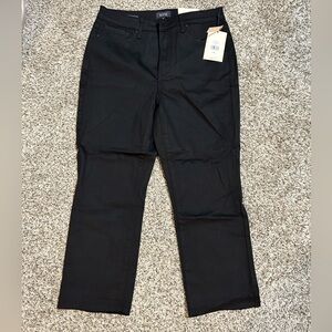 NYDJ Chloe Capri Pants in Black NWT